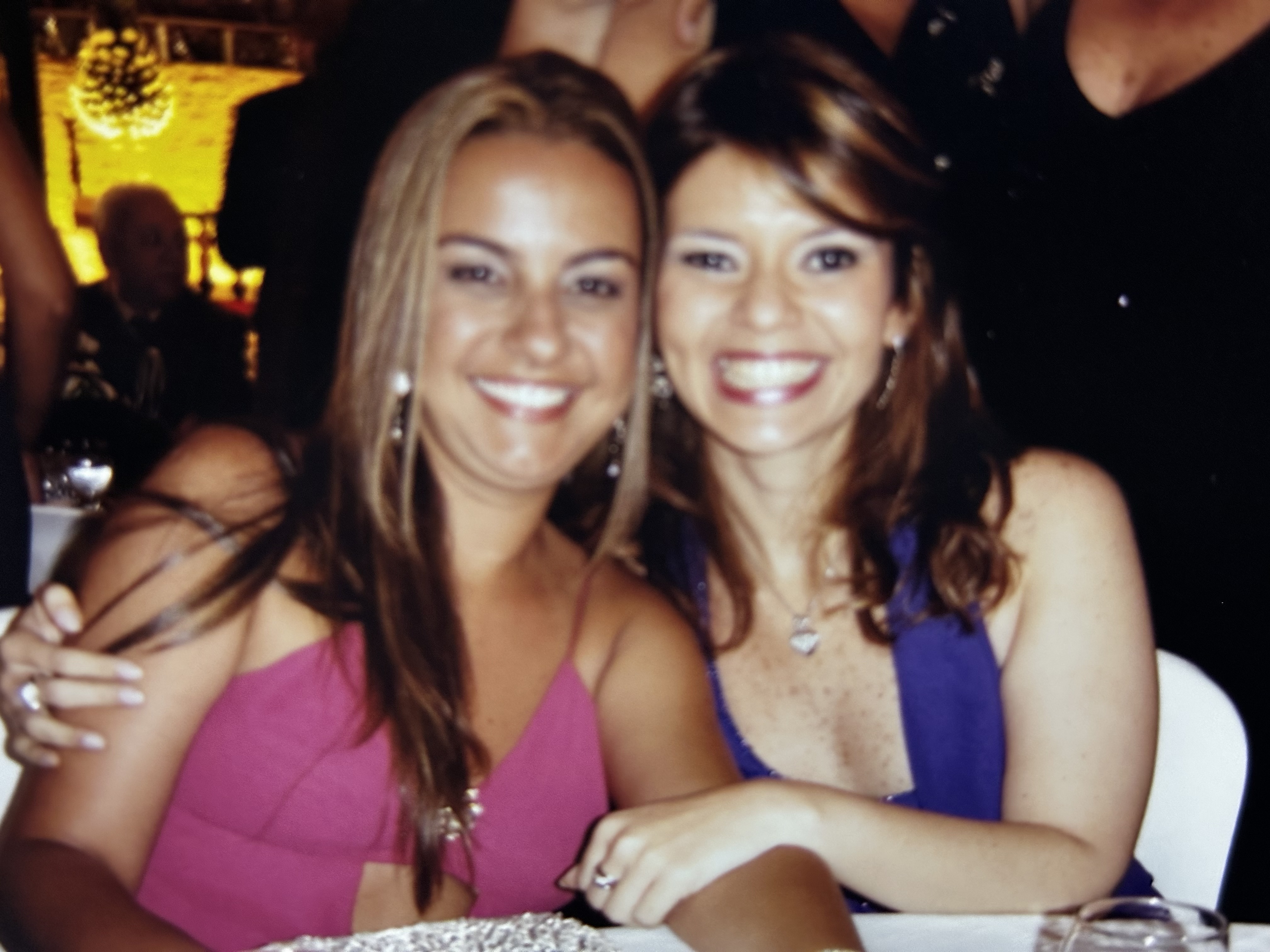 Paula e Mary Anne no casamento de Saulo